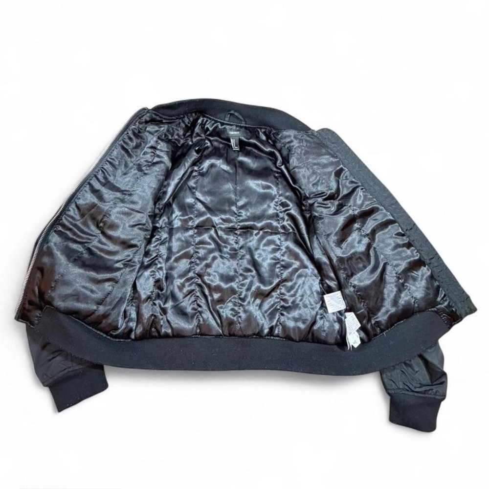 Black NASA bomber jacket with classic MA-1 inspired silhouette 🚀 forever 21 - Picture 6 of 8